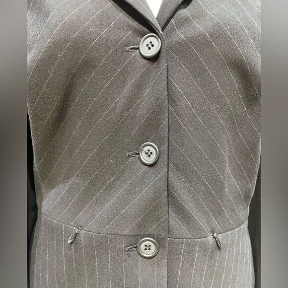 Harris Wallace New York Stripped Suit Skirt Size 4 side zipper in GUC - Picture 4 of 9